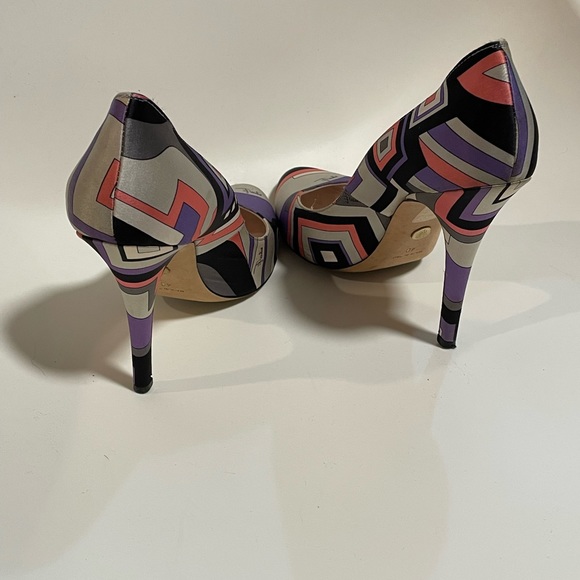 Emilio Pucci Psychedelic Pattern Pumps - Picture 11 of 14